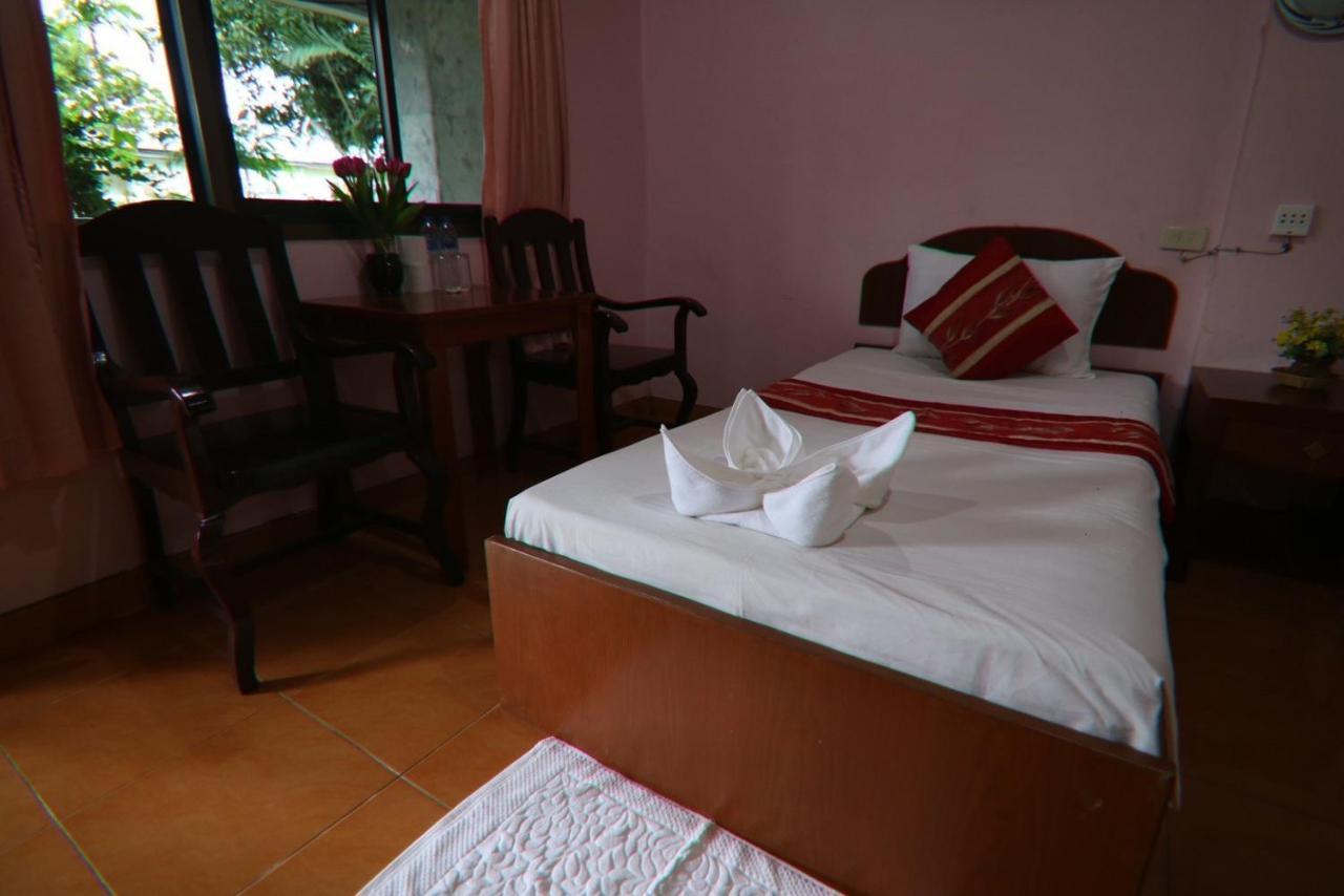 Coconut House Hotell *